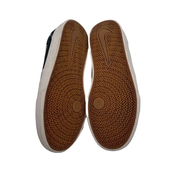 Nike Black SB Charge Sneakers Size 5 Youth - Picture 9 of 9